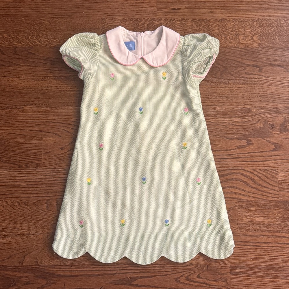 Anavini Seersucker Green Peter Pan Collar Dress With Embroidered Tulip Flowers
